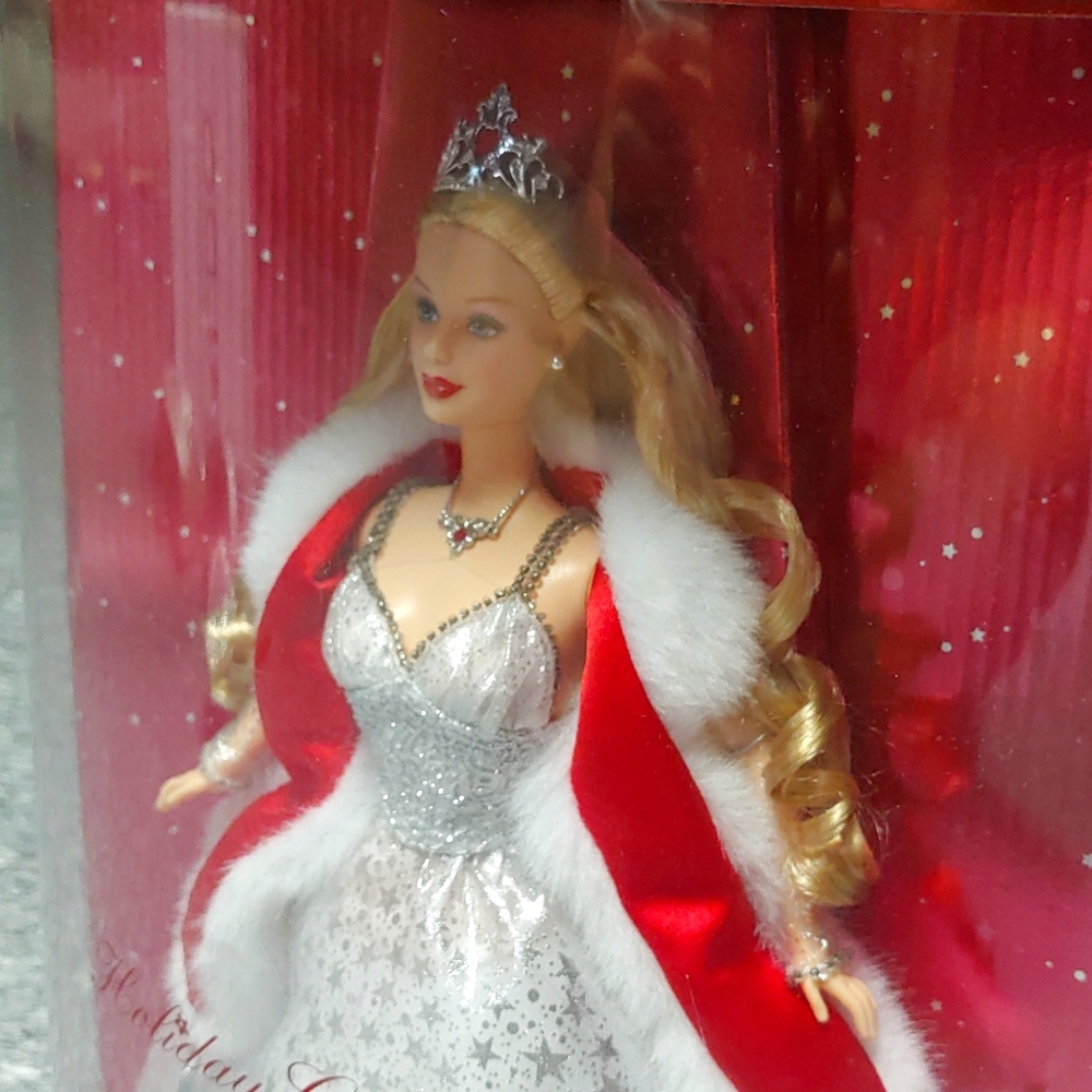 Holiday Celebration Barbie 2001 Collectors Edition